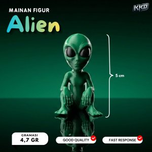Miniatur Alien Pose Duduk